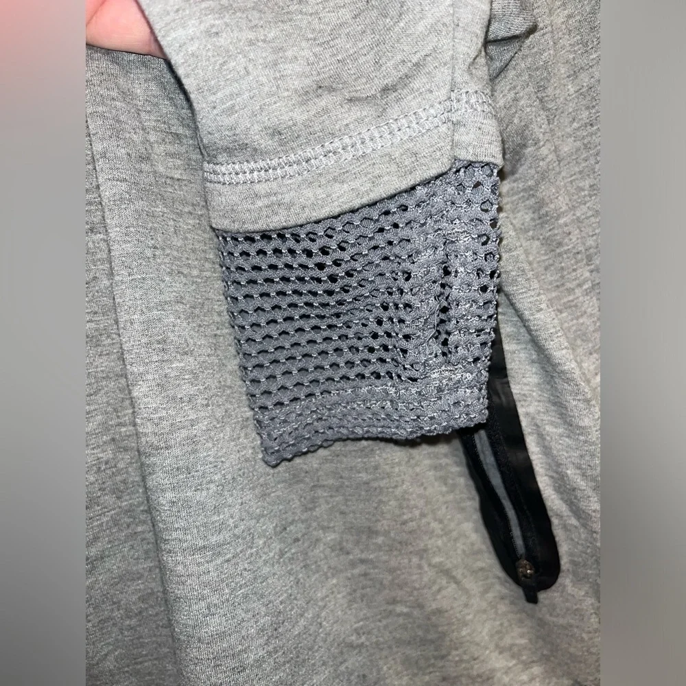 Nine West Active XL Jacket with Net mesh thumb holes - Picture 2 of 3